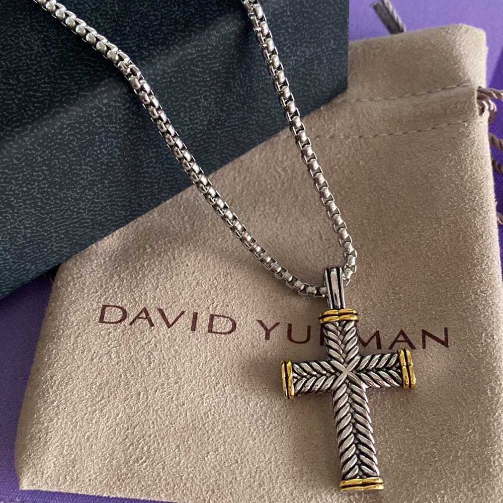 David Yurman Silver Cross Pendant Necklace with Cable Detailing - Picture 3 of 4